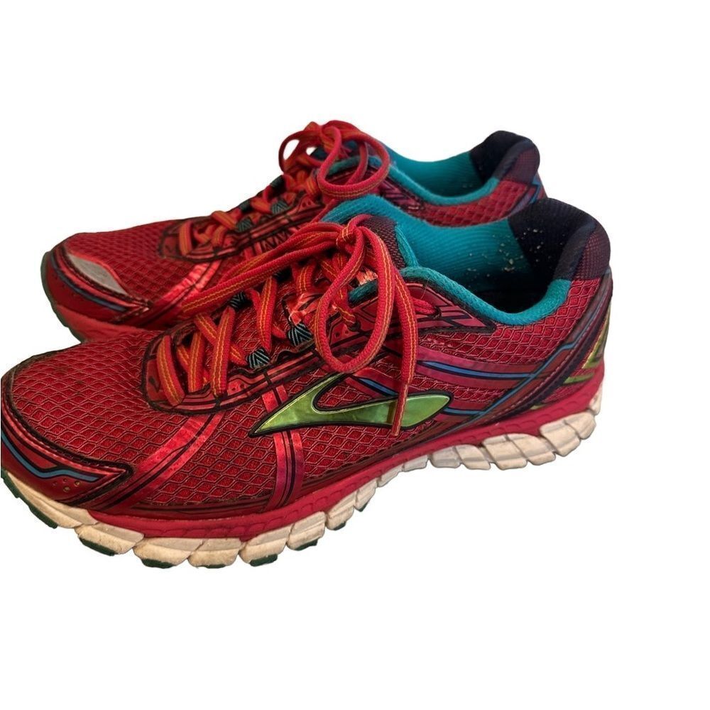 - Women’s Brooks Sneakers Sz 8
